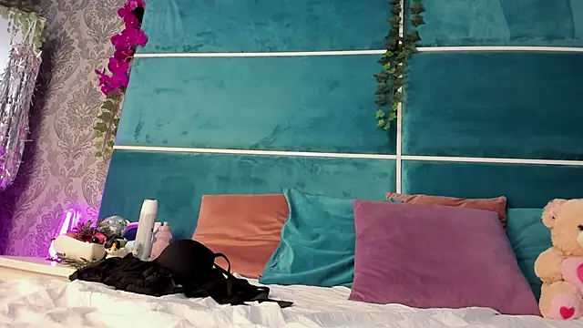 SunnyGlow online show from November 4, 5:44 am