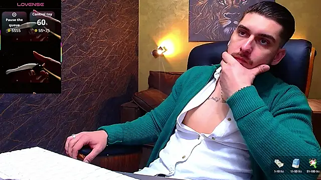 Snapshot of MatiasDean chatting on October 1, 4:39 am MatiasDean online show from October 1, 4:39 am