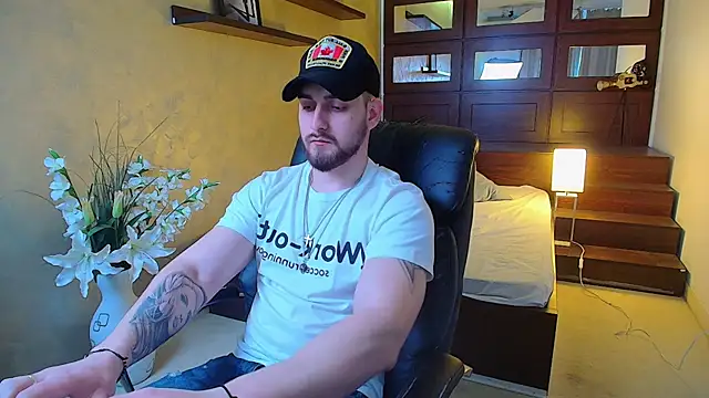 Snapshot of MatiasDean chatting on March 14, 5:38 am MatiasDean online show from March 14, 5:38 am