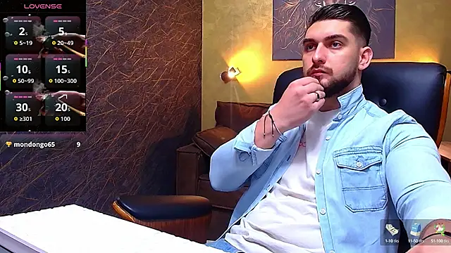 Snapshot of MatiasDean chatting on September 30, 4:51 am MatiasDean online show from September 30, 4:51 am