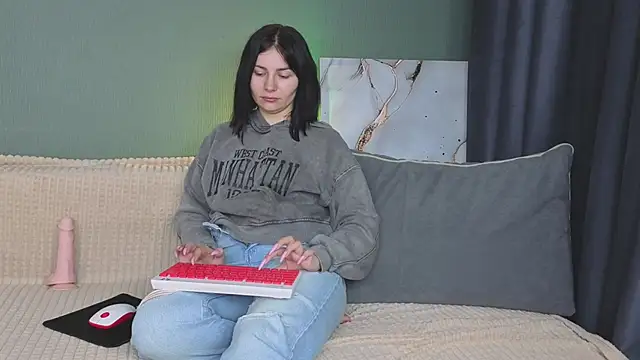 Snapshot of Charlotte_Woods chatting on September 25, 4:18 am Charlotte Woods online show from September 25, 4:18 am