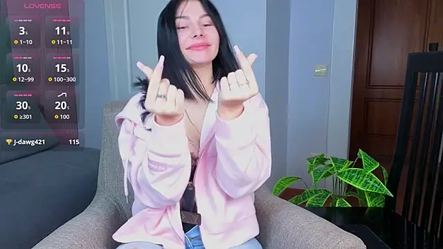 Charlotte Woods online show from November 29, 4:23 am