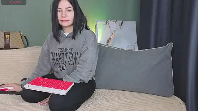 Snapshot of Charlotte_Woods chatting on October 3, 4:36 am Charlotte Woods online show from October 3, 4:36 am