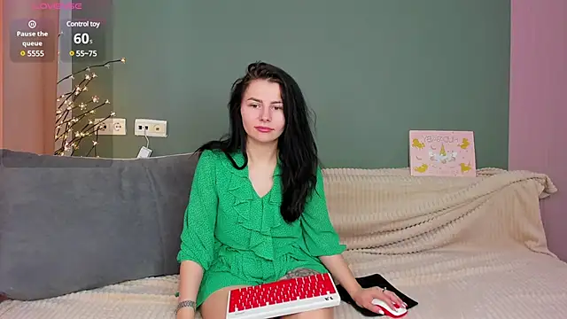 Snapshot of Charlotte_Woods chatting on March 10, 4:28 am Charlotte Woods online show from March 10, 4:28 am