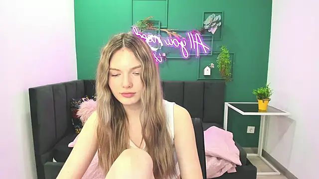 Snapshot of EvelineAmore chatting on June 3, 8:48 am EvelineAmore online show from June 3, 8:48 am