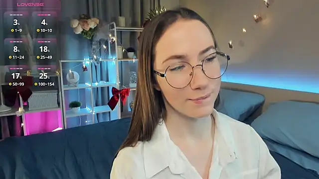 Kira mindnes online show from March 13, 7:28 pm