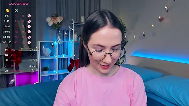 Kira mindnes online show from March 20, 7:57 pm