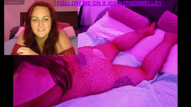 Snapshot of SouthernElle1 chatting on October 3, 12:25 am SouthernElle1 online show from October 3, 12:25 am