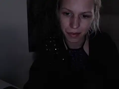 Snapshot of ElssaRush chatting on March 17, 3:57 am ElssaRush online show from March 17, 3:57 am