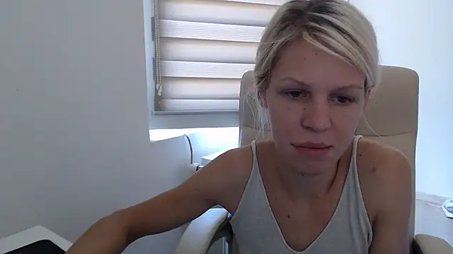 Snapshot of ElssaRush chatting on September 21, 10:53 am ElssaRush online show from September 21, 10:53 am