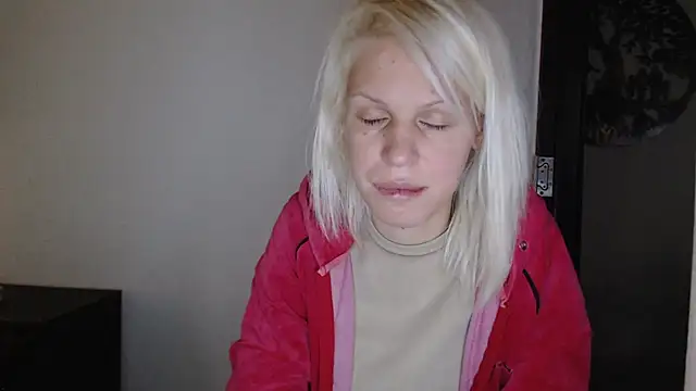 Snapshot of ElssaRush chatting on October 2, 6:06 am ElssaRush online show from October 2, 6:06 am