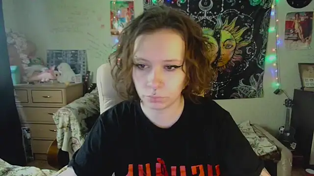 Snapshot of Lil_foxxx chatting on October 7, 10:16 am Lil foxxx online show from October 7, 10:16 am