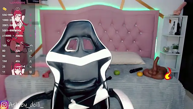 Snapshot of Ashley_dolll chatting on November 4, 9:07 pm Ashley dolll online show from November 4, 9:07 pm