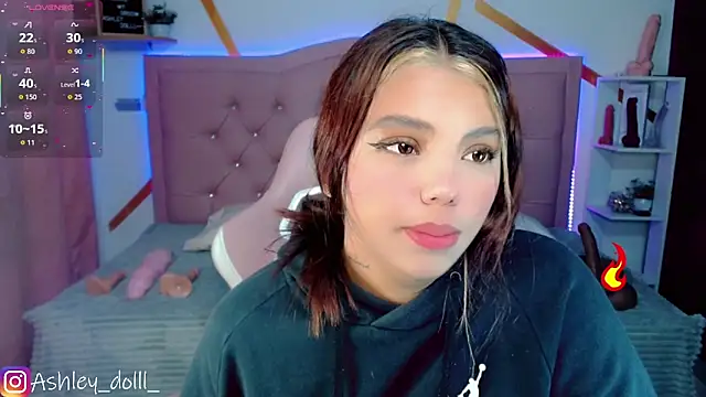 Snapshot of Ashley_dolll chatting on October 29, 9:03 pm Ashley dolll online show from October 29, 9:03 pm