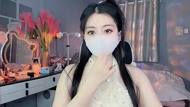 Snapshot of MI_KA22 chatting on November 5, 6:49 am MI KA22 online show from November 5, 6:49 am