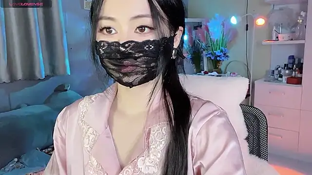 Snapshot of MI_KA22 chatting on March 12, 2:34 pm MI KA22 online show from March 12, 2:34 pm