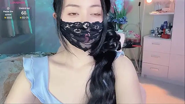 Snapshot of MI_KA22 chatting on March 18, 2:50 pm MI KA22 online show from March 18, 2:50 pm