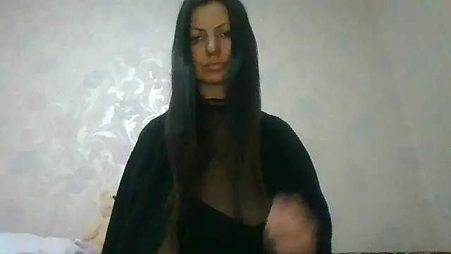 Snapshot of AliseWats chatting on June 3, 8:24 pm AliseWats online show from June 3, 8:24 pm