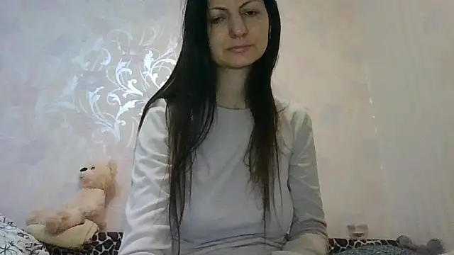 AliseWats online show from April 7, 10:11 pm