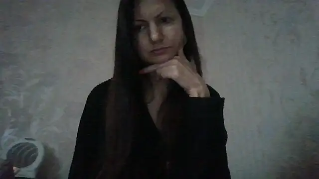 Snapshot of AliseWats chatting on October 2, 2:20 pm AliseWats online show from October 2, 2:20 pm