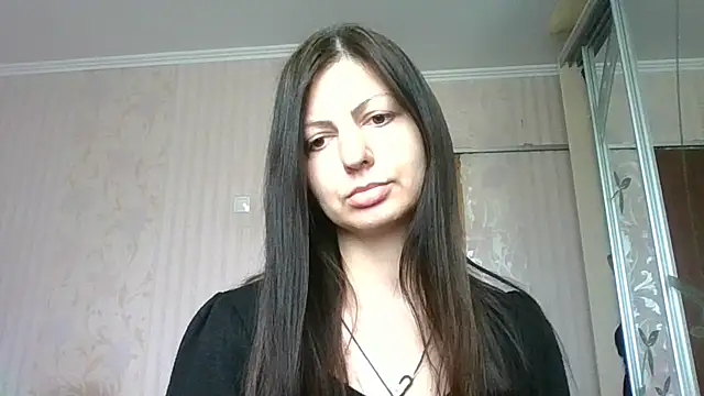 Snapshot of AliseWats chatting on March 13, 10:15 am AliseWats online show from March 13, 10:15 am