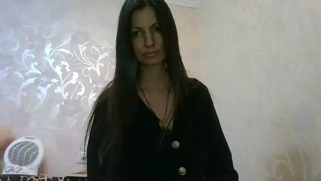 AliseWats online show from December 5, 8:50 pm