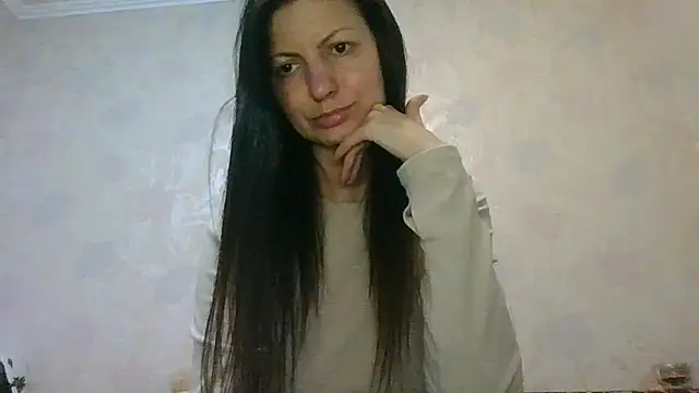 AliseWats online show from April 5, 8:59 pm