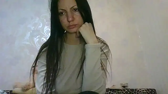 AliseWats online show from April 2, 8:37 pm