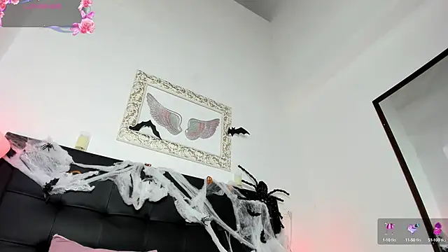 Snapshot of Lola_Blondie chatting on October 9, 12:17 pm Lola Blondie online show from October 9, 12:17 pm