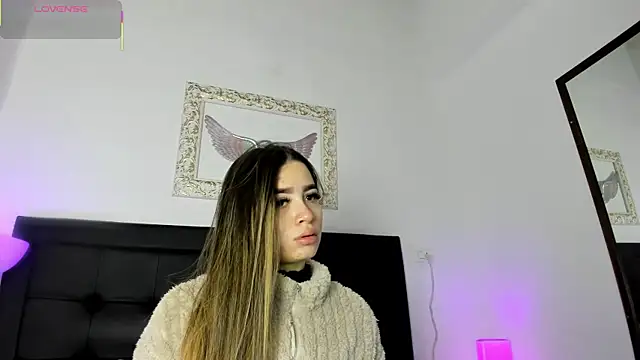Snapshot of Lola_Blondie chatting on September 9, 11:52 am Lola Blondie online show from September 9, 11:52 am