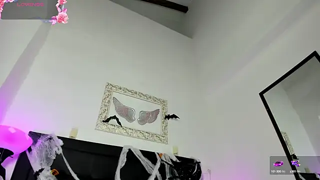 Snapshot of Lola_Blondie chatting on October 10, 12:06 pm Lola Blondie online show from October 10, 12:06 pm