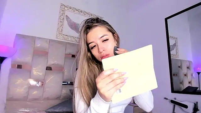 Lola Blondie online show from December 5, 12:26 pm