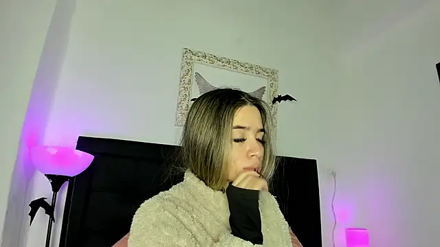 Lola Blondie online show from November 4, 12:31 pm