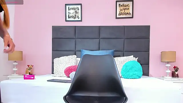 SophiaQueens online show from October 18, 8:22 pm