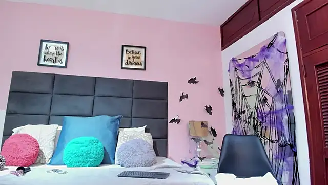 SophiaQueens online show from November 1, 11:31 pm