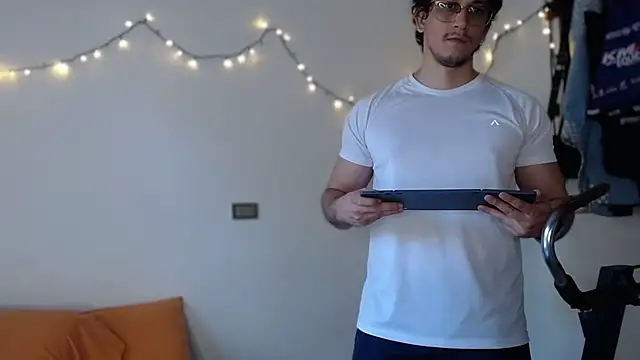 chicoinhibido online show from December 15, 8:47 pm