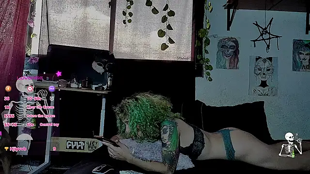 Snapshot of 420mussa chatting on October 3, 3:13 pm 420mussa online show from October 3, 3:13 pm