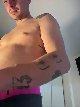 Snapshot of CarinaRose chatting on November 6, 12:03 am CarinaRose online show from November 6, 12:03 am