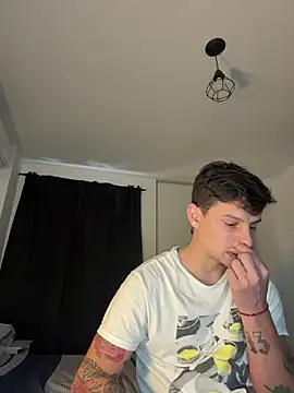 Snapshot of CarinaRose chatting on October 28, 9:03 pm CarinaRose online show from October 28, 9:03 pm