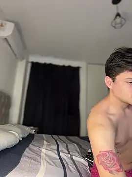 CarinaRose online show from March 5, 8:05 pm