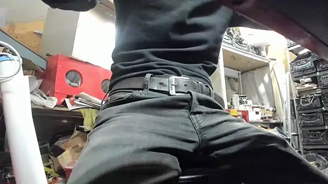 Snapshot of bisciu1976 chatting on March 7, 1:40 pm bisciu1976 online show from March 7, 1:40 pm