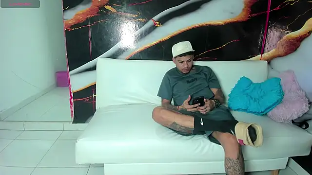 Snapshot of hot_dirty_paradise_66 chatting on June 14, 6:31 pm hot dirty paradise 66 online show from June 14, 6:31 pm