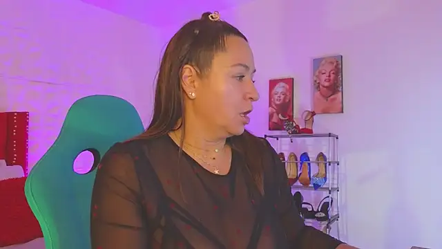 weet Evans    online show from October 4, 4:47 am