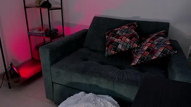 FireTheGun  online show from October 29, 6:18 pm