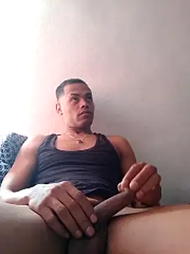 javier0990 online show from May 11, 2:56 pm