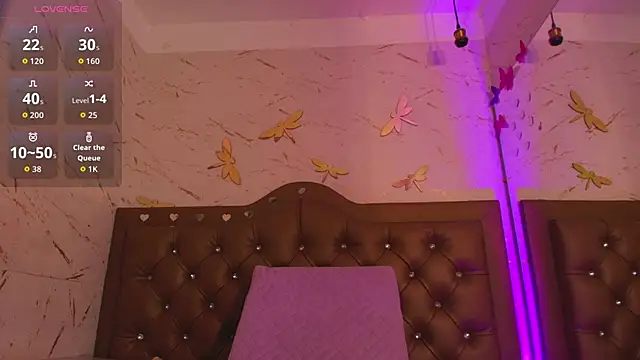 Snapshot of ANDROMEEDA chatting on October 15, 6:00 am ANDROMEEDA online show from October 15, 6:00 am