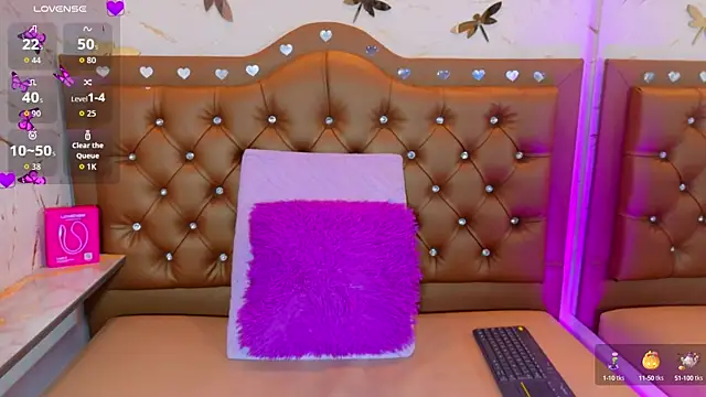 Snapshot of ANDROMEEDA chatting on October 2, 5:55 am ANDROMEEDA online show from October 2, 5:55 am