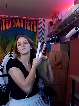 Snapshot of AlicePayne chatting on December 16, 4:17 am AlicePayne online show from December 16, 4:17 am