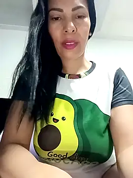 Snapshot of DaphneRosses chatting on May 5, 1:58 pm DaphneRosses online show from May 5, 1:58 pm
