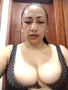 Snapshot of Carlasm- chatting on November 19, 10:32 pm Carlasm- online show from November 19, 10:32 pm